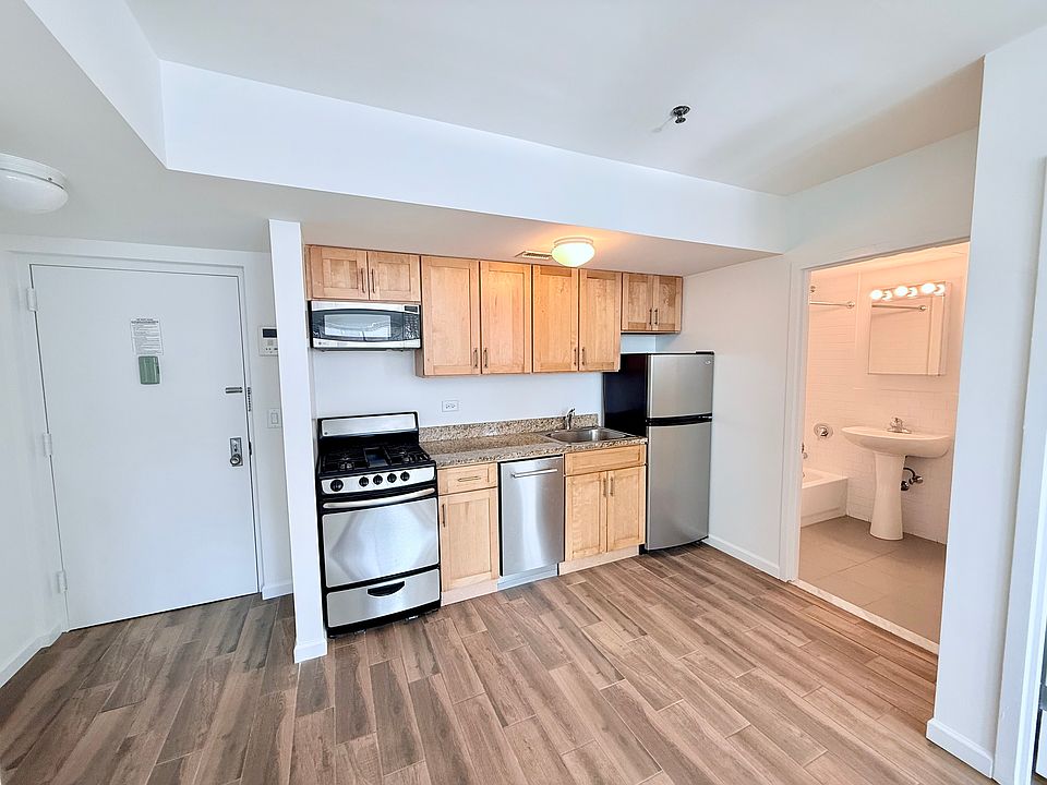 1st image of 31-12 31st St #4
