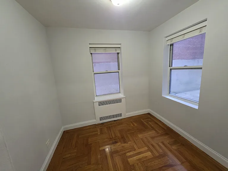 140 Vancortlandt Ave #2L — Photo 4