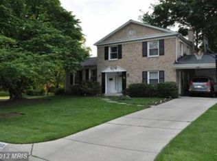 9910 Harrogate Rd, Bethesda, MD 20817