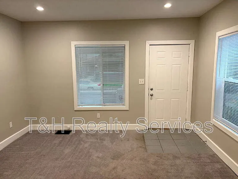 2923 N Delaware St — Photo 4