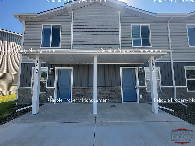 1610 Hannah Ln — Photo 1