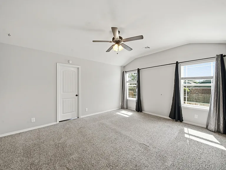 13328 S 21st Pl — Photo 10
