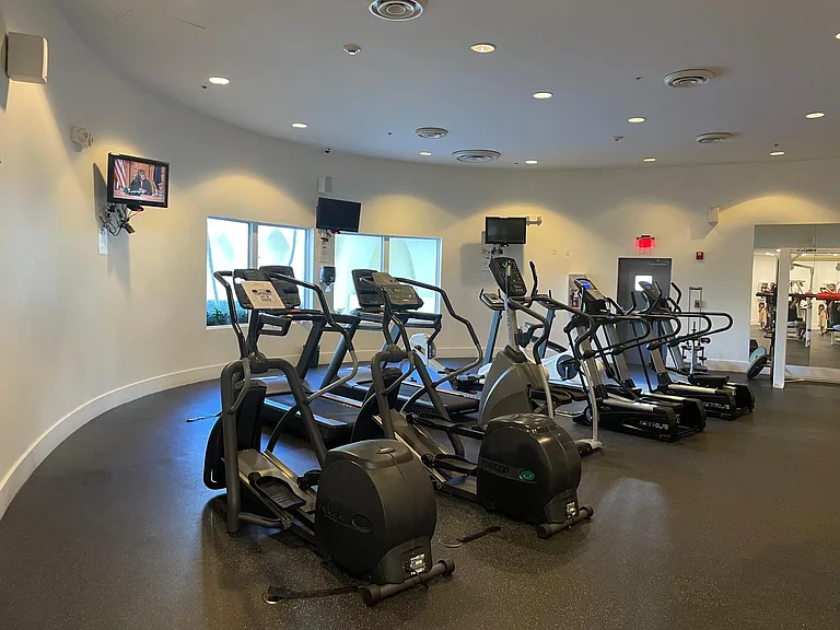 5600 Collins Ave #6D — Photo 52
