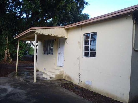 3rd image of 10150 NW 21st Ct