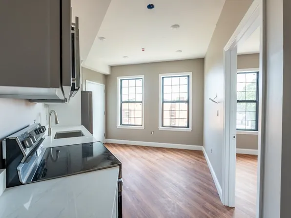 13 Nahant St #2D, Lynn, MA 01902