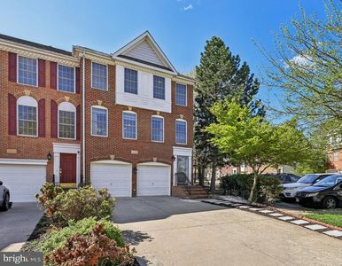 12915 Starters Ln, Fairfax, VA, 22033