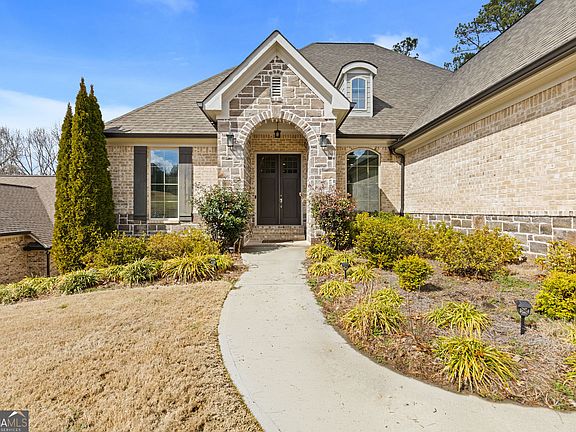 4th image of 1560 Tapestry Rdg