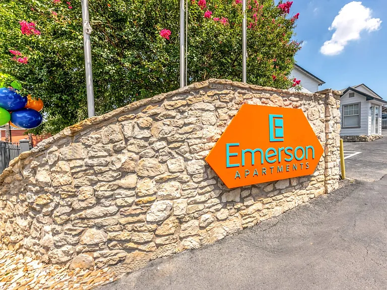 Emerson Apartments at Town Lake — Photo 10
