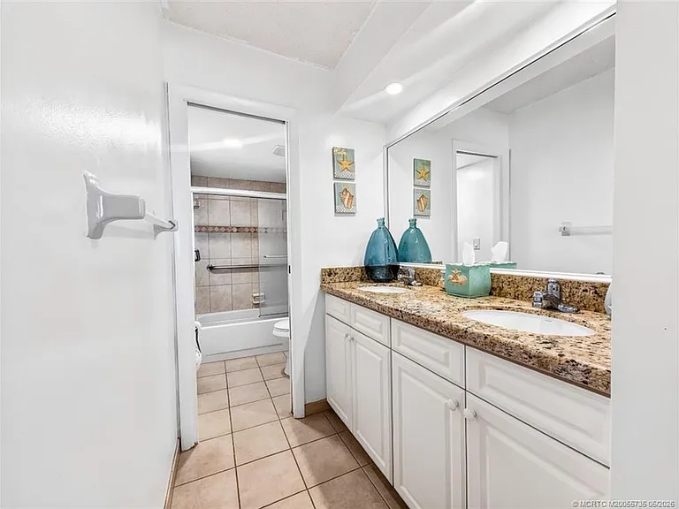 10102 S Ocean Dr #401A — Photo 15