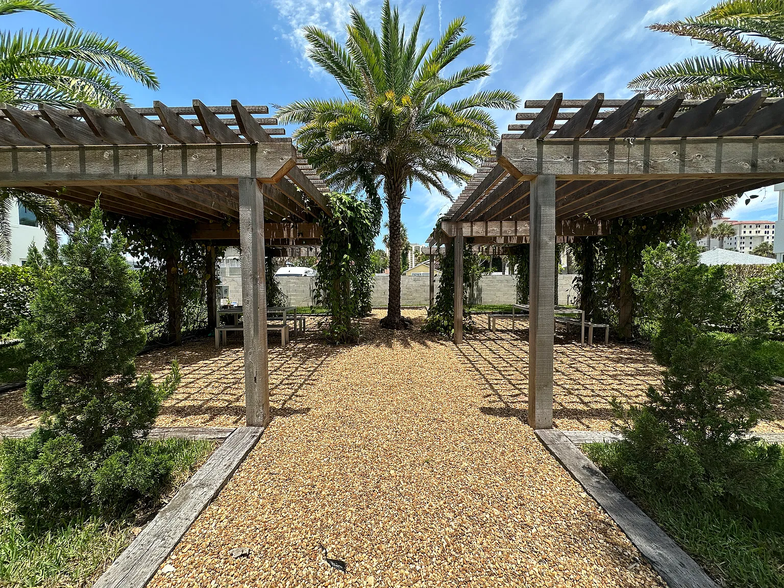 Ocean Reef Apartments — Photo 3