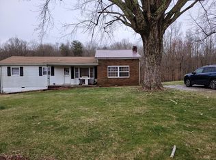 2939 Blaylock Rd, Crossville, TN 38572