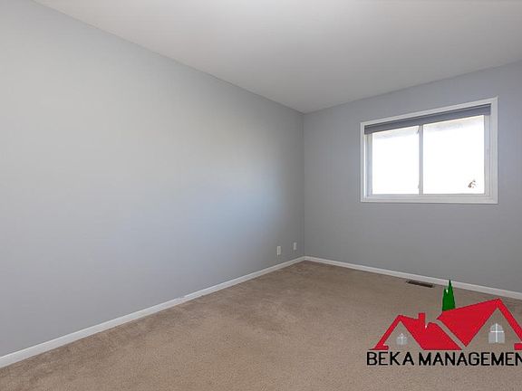 3rd image of 3364 Kingsway Dr