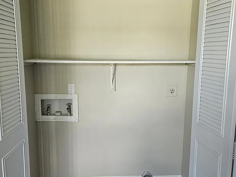 PARKHILL TERRACE APARTMENTS — Photo 6