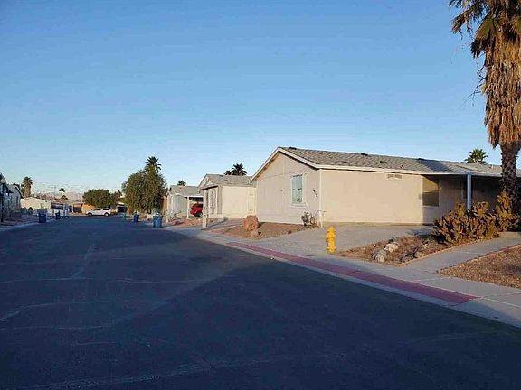 Exterior Neighborhood (street photo)