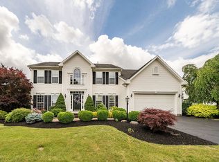 580 Yale Ct, Victor, NY 14564