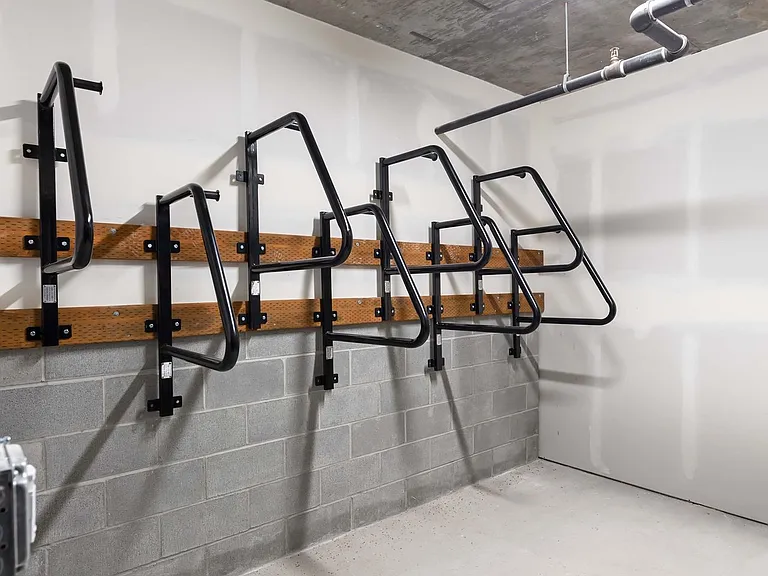 Adell Apartments — Photo 15