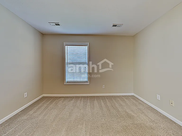 6013 Gallant Ln — Photo 11
