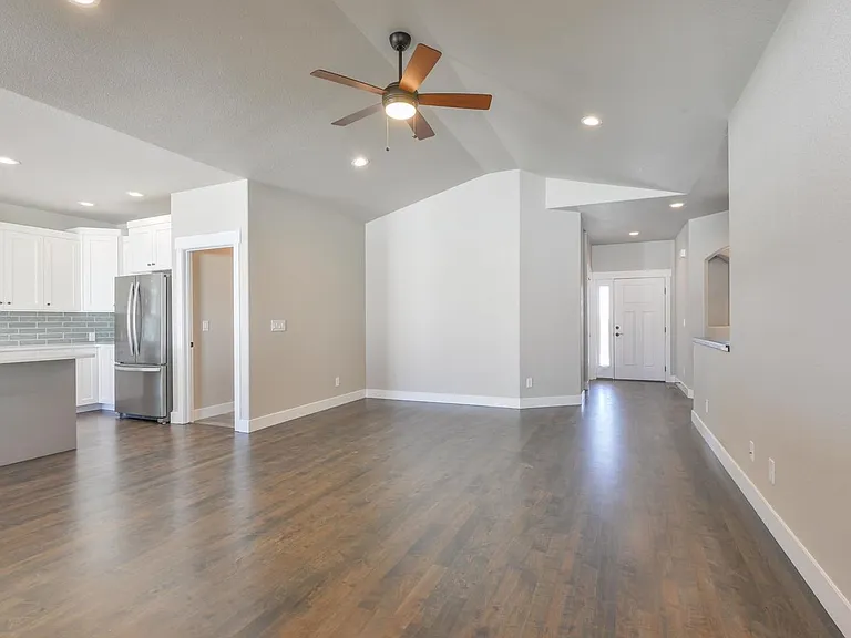 1618 Tundra Ave — Photo 9