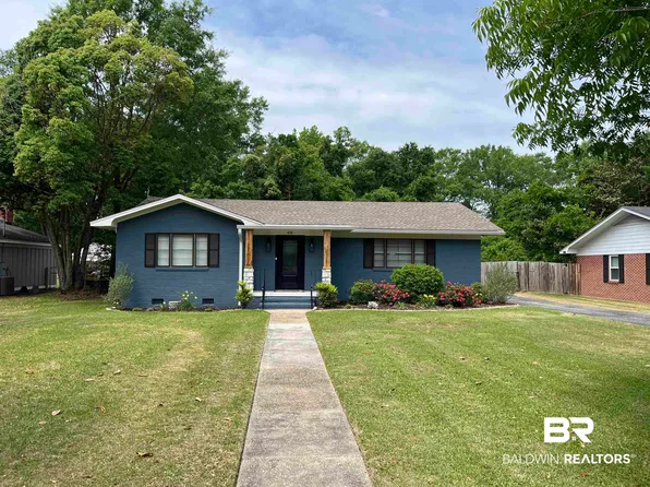 616 S Carney St, Atmore, AL 36502