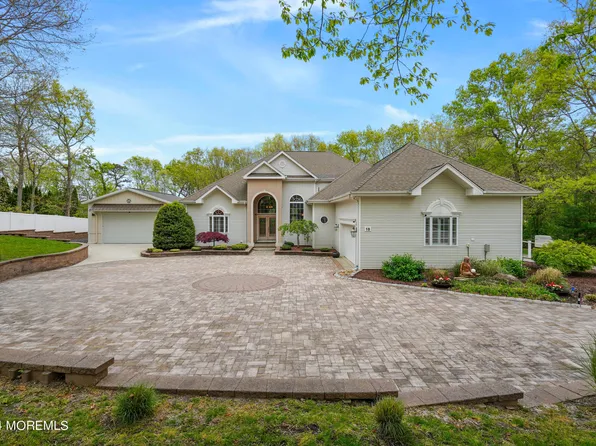 18 Ross Court, Manahawkin, NJ 08050