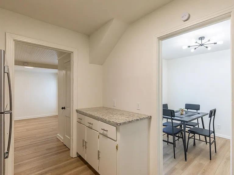 1381 Sunset Dr — Photo 11