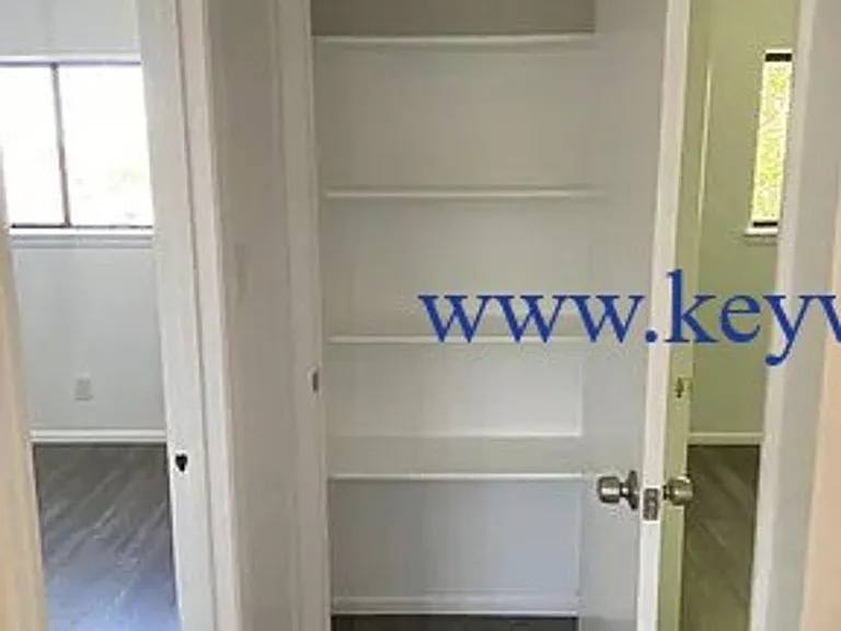 302 Texas St NE — Photo 6