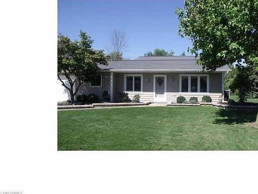 1st image of 20282 Applewood Ln