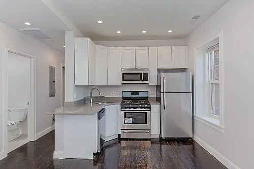 1006 Tremont St #2B Photo 1