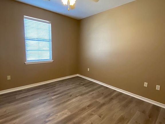 5th image of 114 W Lagrange St APT 14