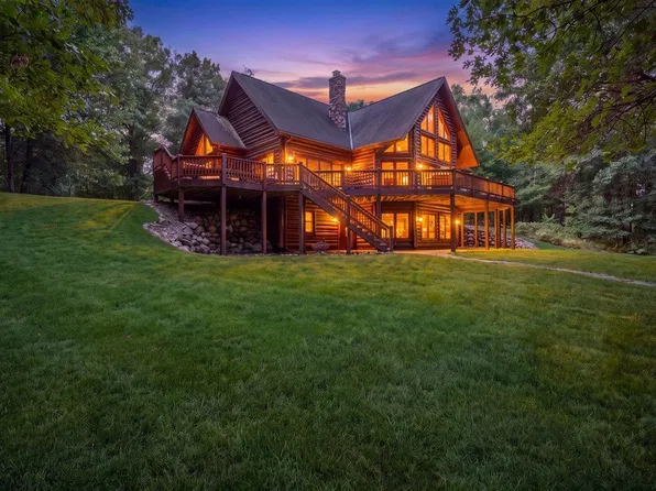 9800 Trails End Rd, Pequot Lakes, MN 56472