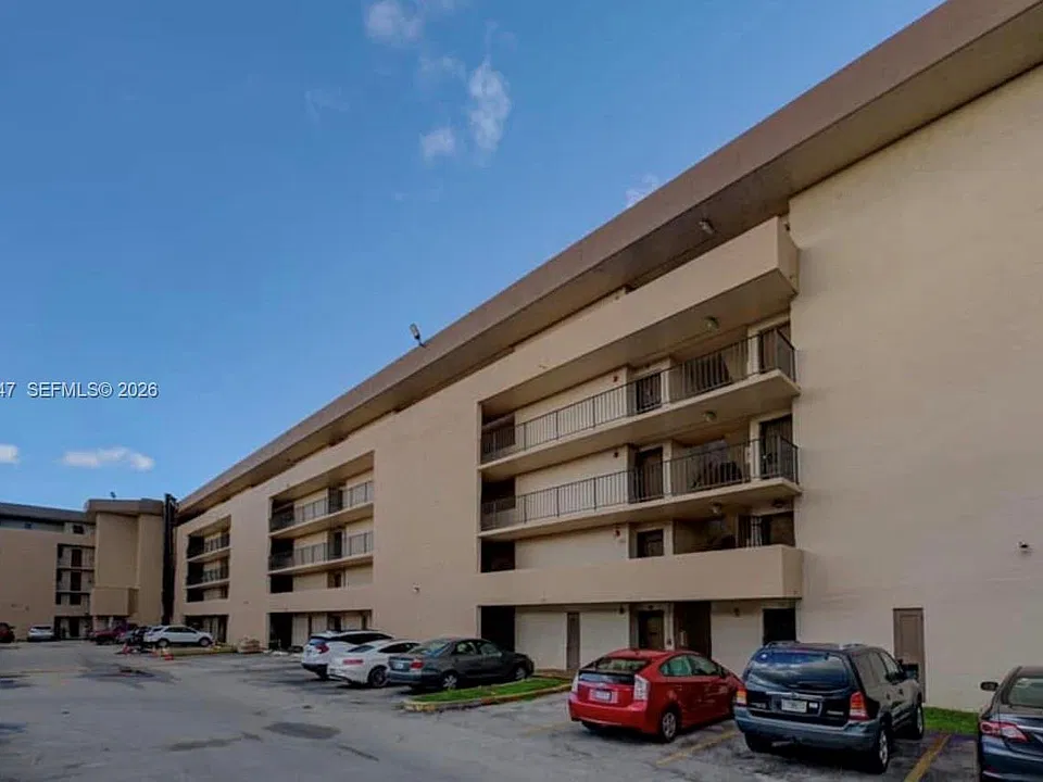 870 NW 87th Ave #409