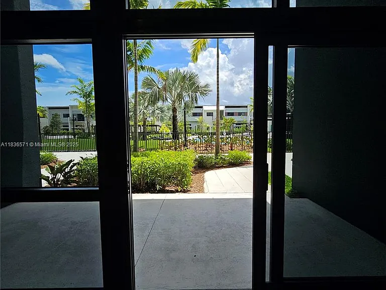 4400 Sunrise Blvd #S2-B — Photo 38