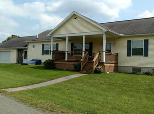 2121 Sunshine Ln, Madison Township, PA 18444