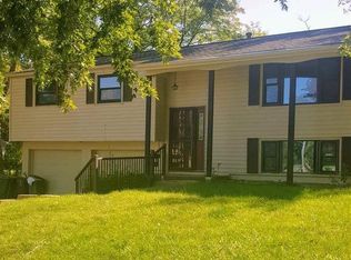 613 N 4th St, Bellevue, NE 68005