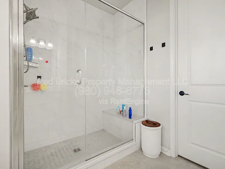 8809 Arrington Hall Dr — Photo 16