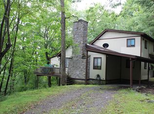 145 Berkshire Ct, Bushkill, PA 18324