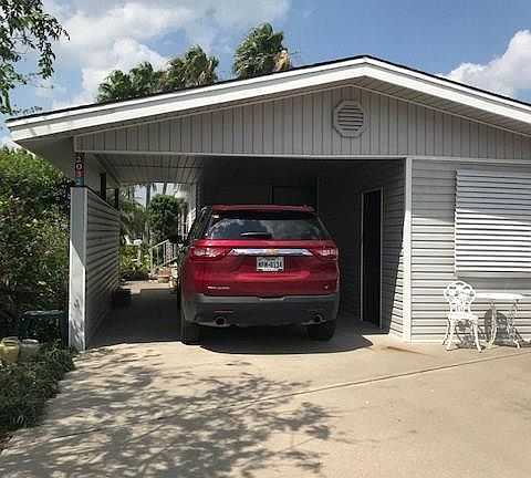 3rd image of 2032 W Montana Ave