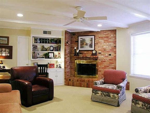 3rd image of 9720 Parkford Dr