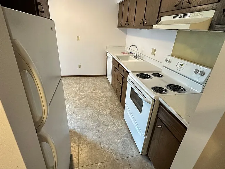 445 W Grand Ave #101 — Photo 1