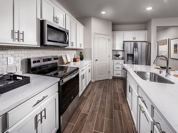 NCA_TramoreVillageAtVandenMeadows_3522_Kitchen2_530SheffordDrive_Model