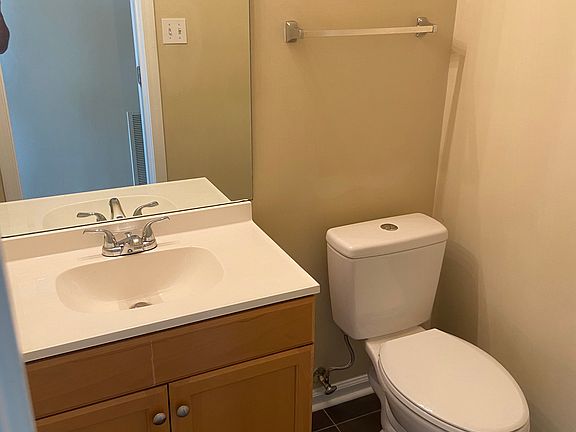 4th image of 1106 Pinoak Dr