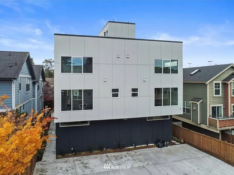 9221 Ashworth Ave N #C — Photo 34