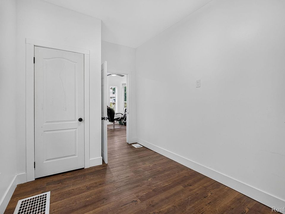 5797 Loraine St, photo 6