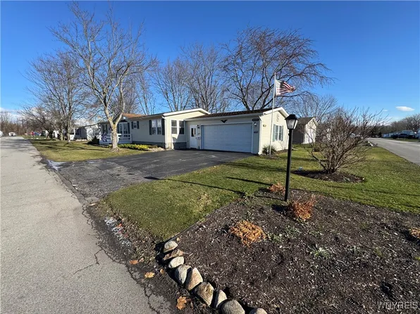 6253 Corwin Sta, Newfane, NY 14108
