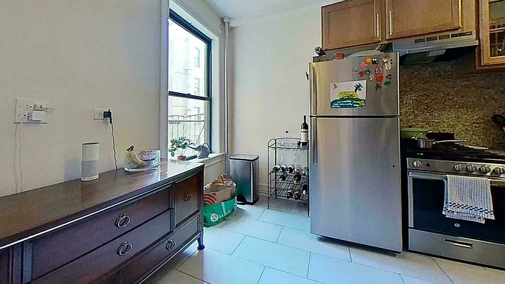 Rented by Bond New York | media 70