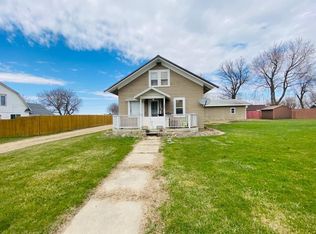 105 E Luverne St, Magnolia, MN 56158