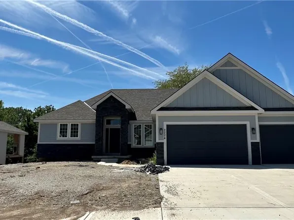 2224 Foxtail Dr, Kearney, MO 64060