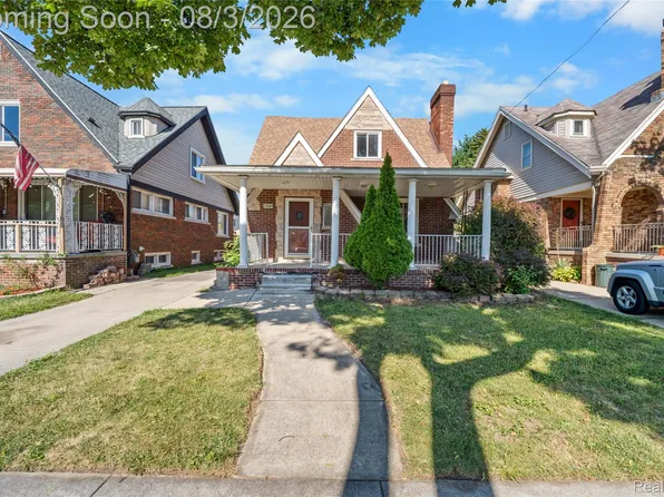 7841 E Morrow Cir, Dearborn, MI 48126