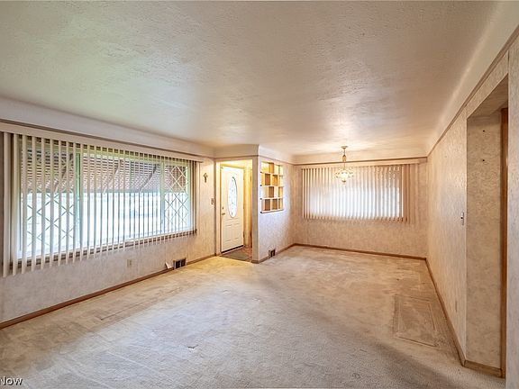 4th image of 9609 Alexander Rd
