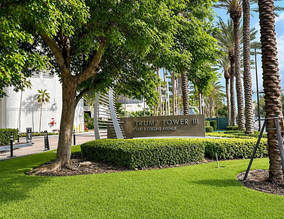 Building Photo - 15811 Collins Ave #3805